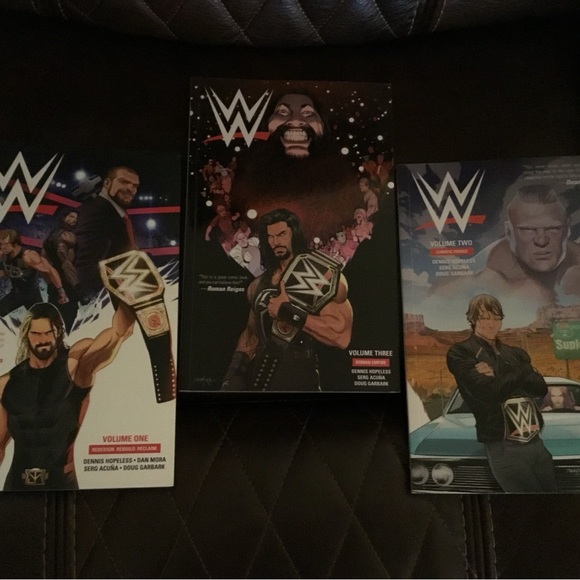 WWE set of 3 graphic novels THE SHIELD. Like new - Picture 1 of 8